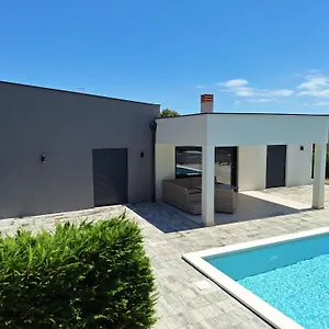 Mateo 2 Villa